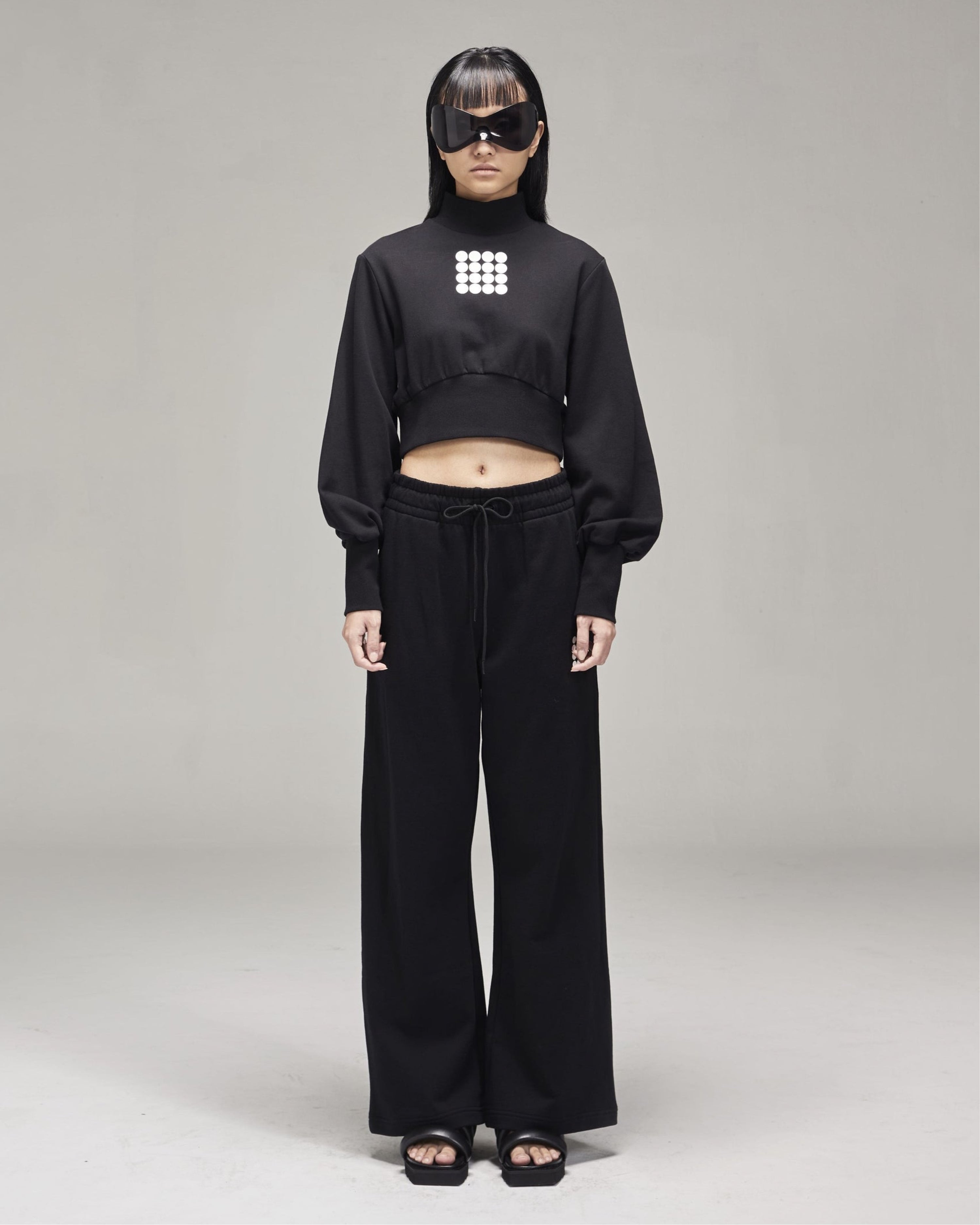 NOIZ N1TP4 Cropped Turtleneck Pullover