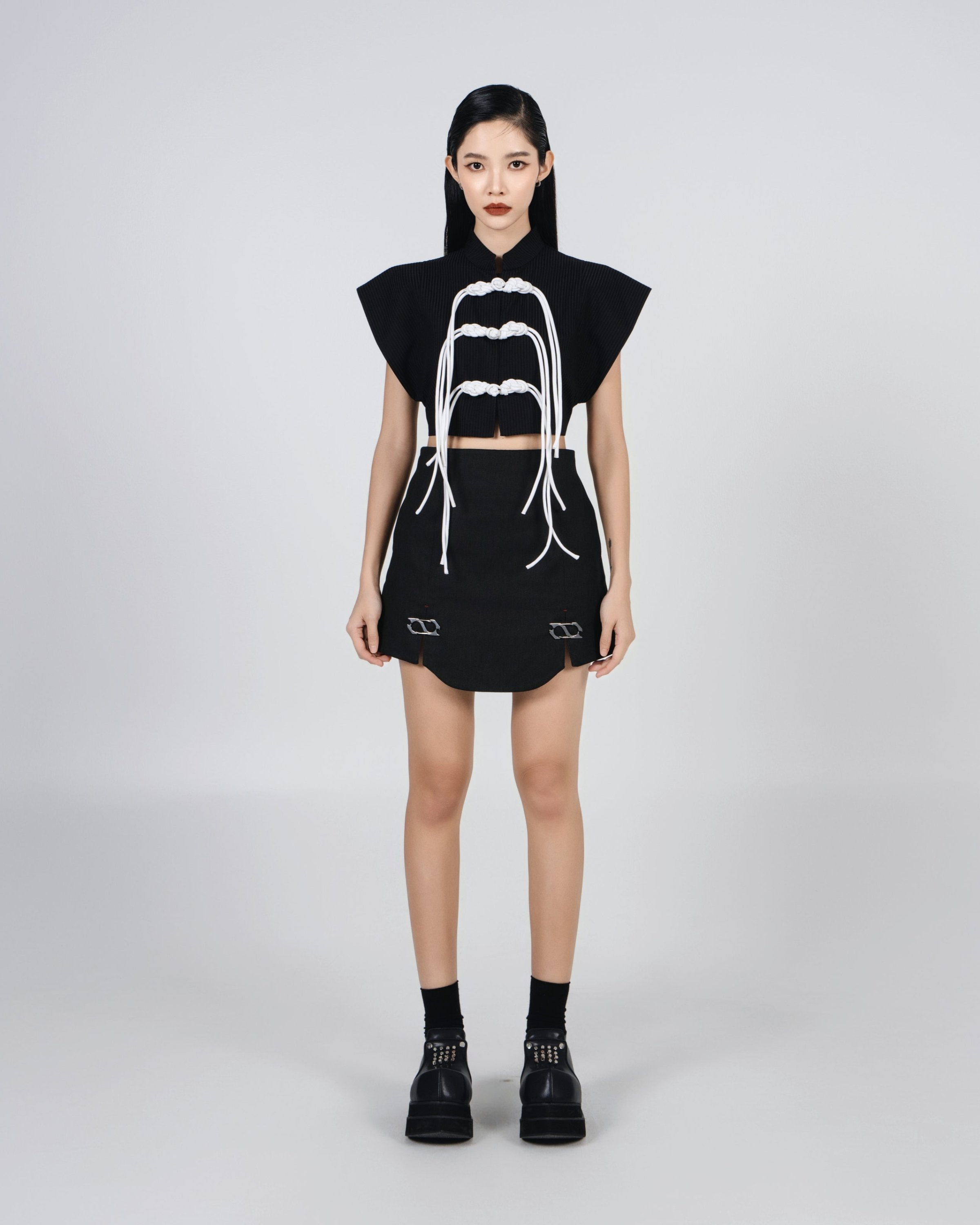 NOIZ N6SK1 ‘S’ Buckle Denim Mini Skirt