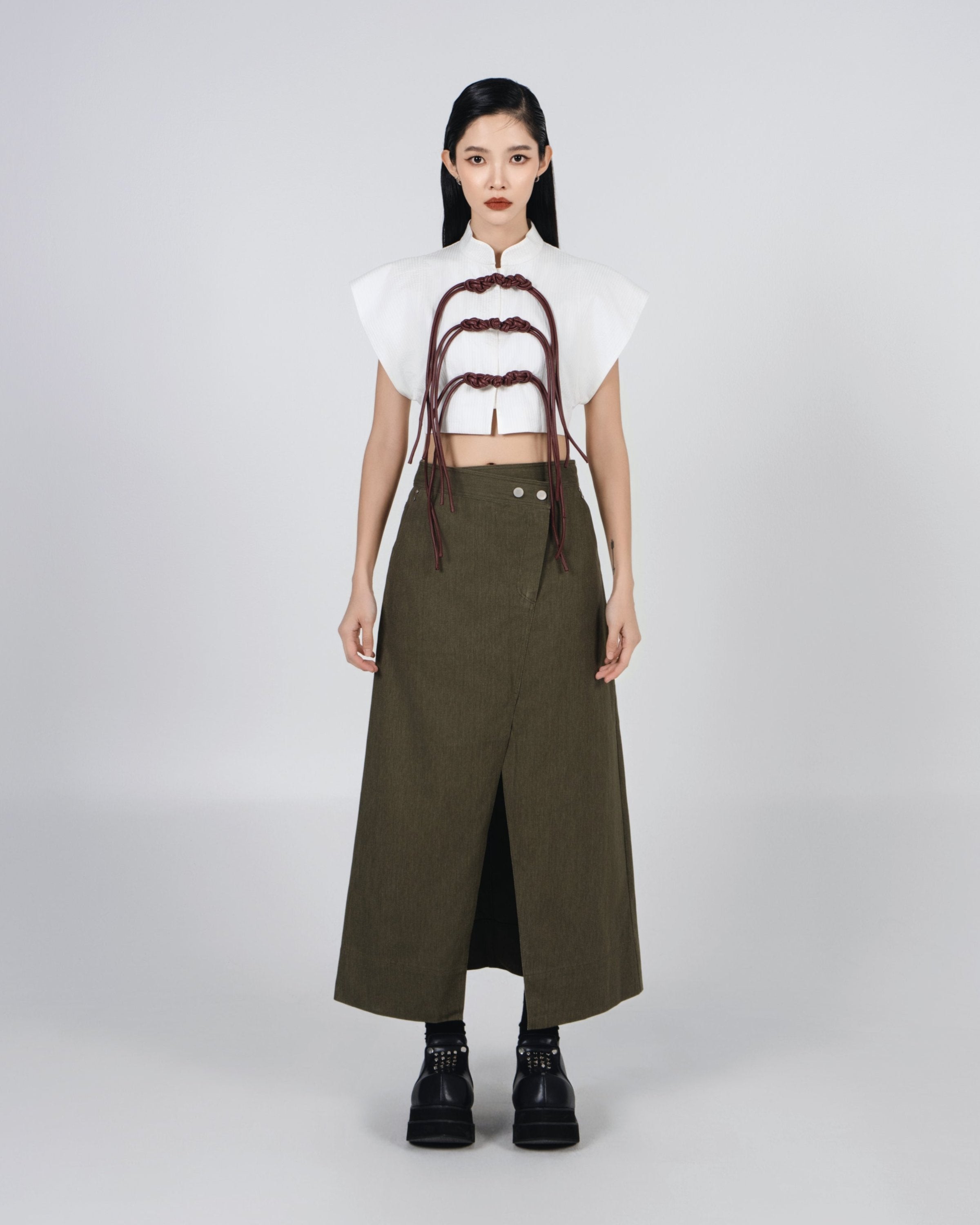 NOIZ N6TP4 Mandarin Collar Chinese Knots Crop Top